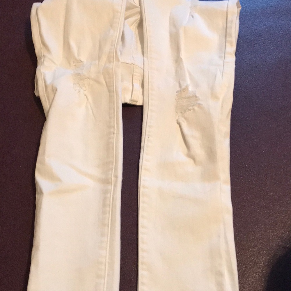 Refuge White Ripped Jeans - Picture 3 of 3